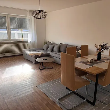 Urban Exit An Der A93, Zentral, Neu, Wlan ויידן