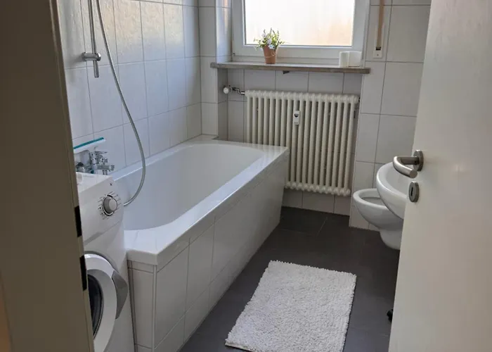 Urban Exit An Der A93, Zentral, Neu, Wlan * ויידן